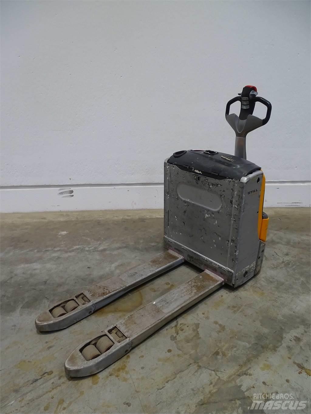 Still EXU16 Low lifter