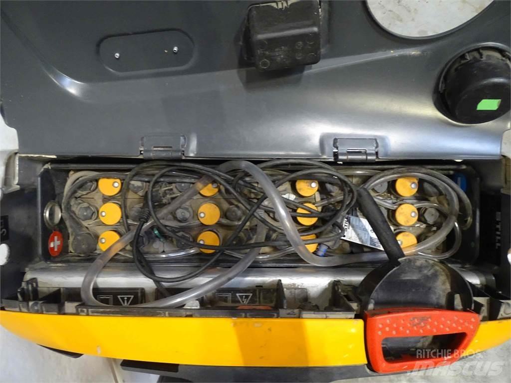 Still EXU16 Low lifter