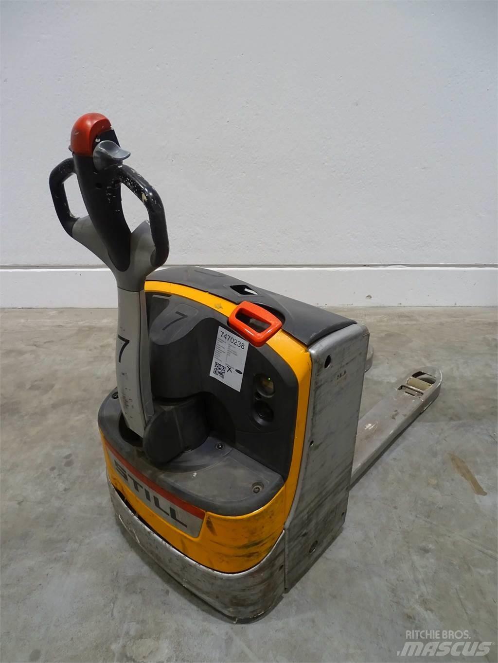 Still EXU16 Low lifter