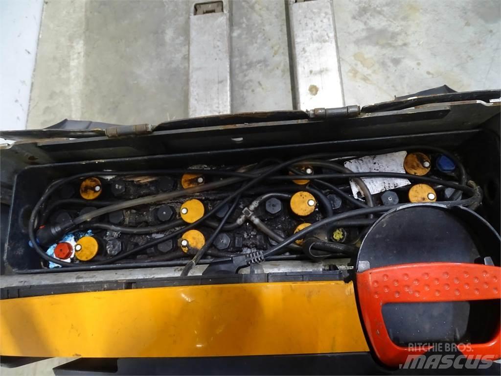 Still EXU16 Low lifter