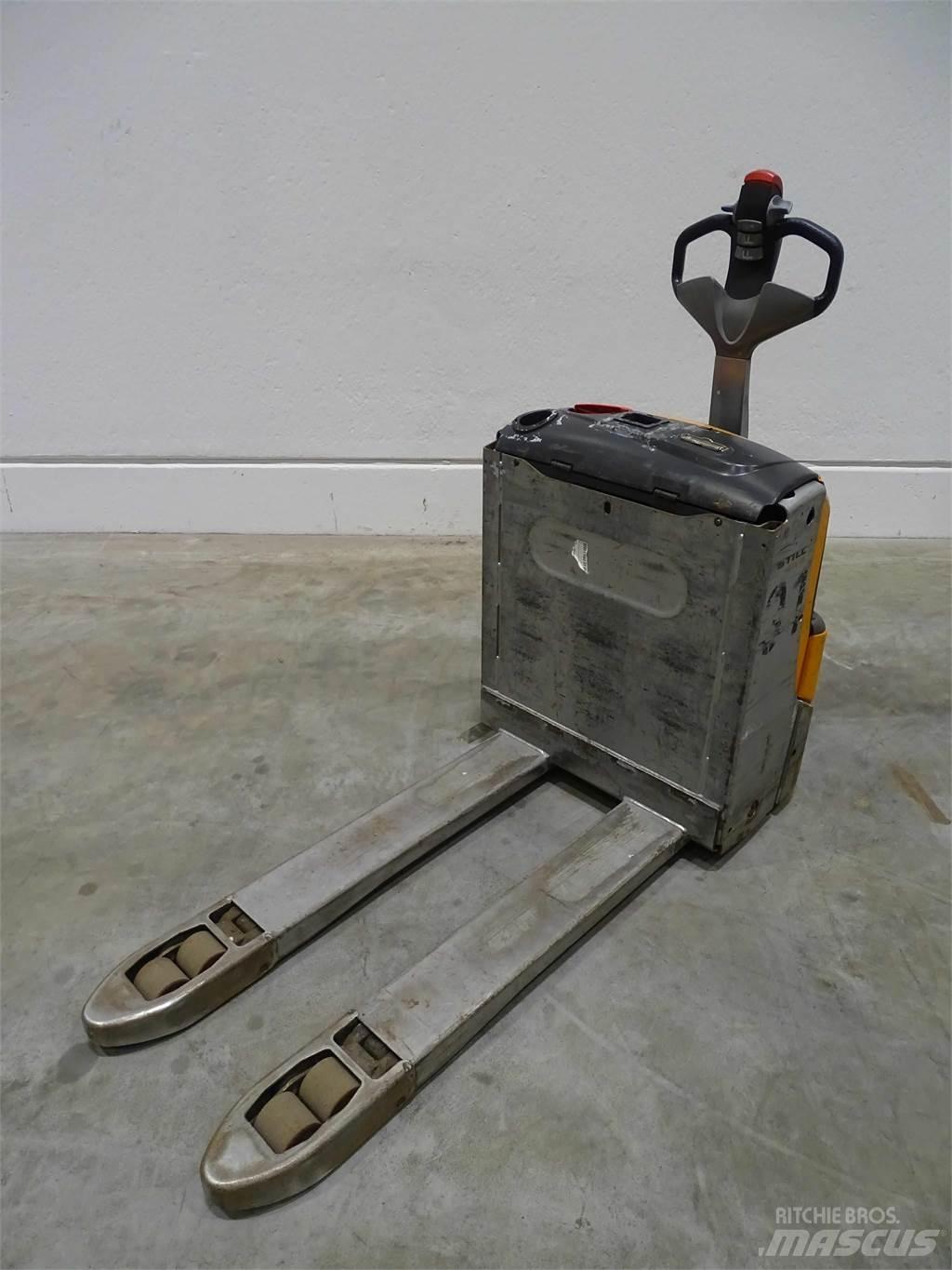 Still EXU16 Low lifter