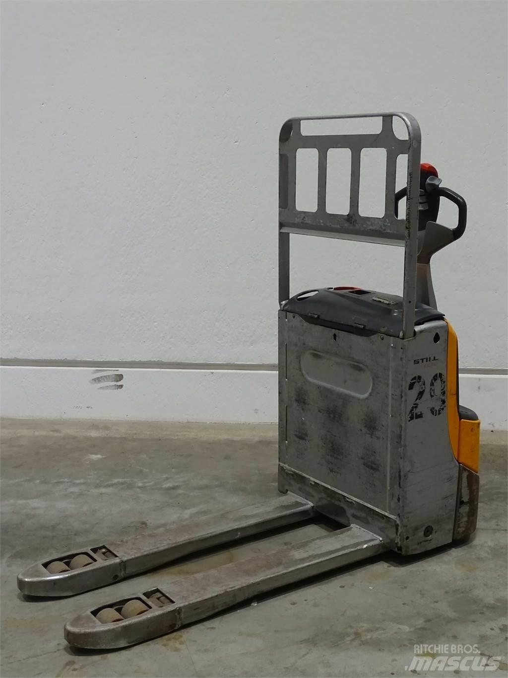 Still EXU16 Low lifter