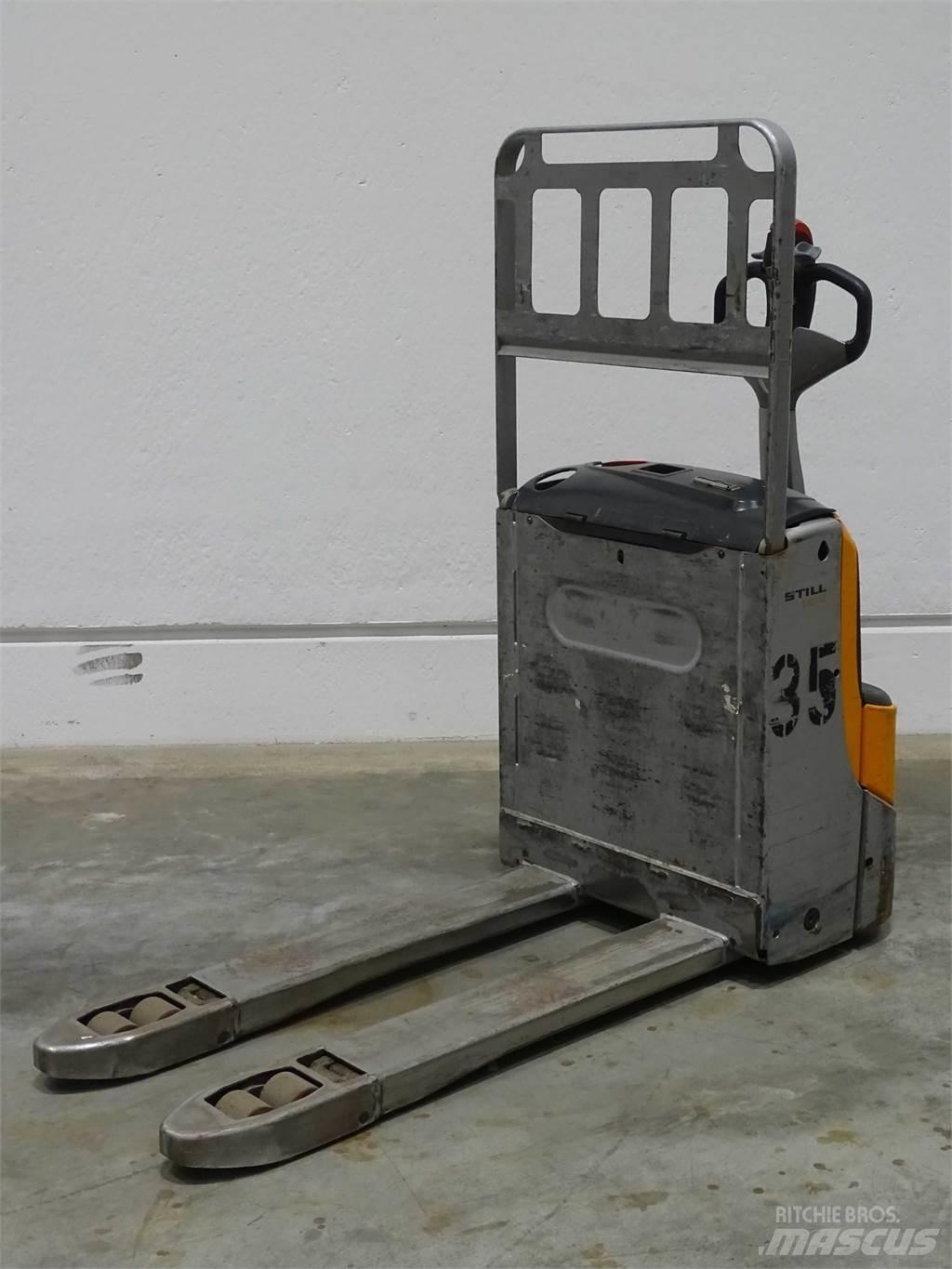 Still EXU16 Low lifter