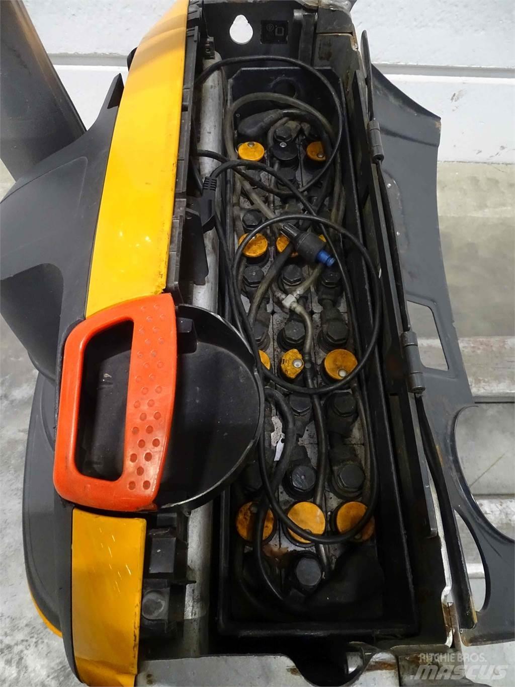 Still EXU16 Low lifter