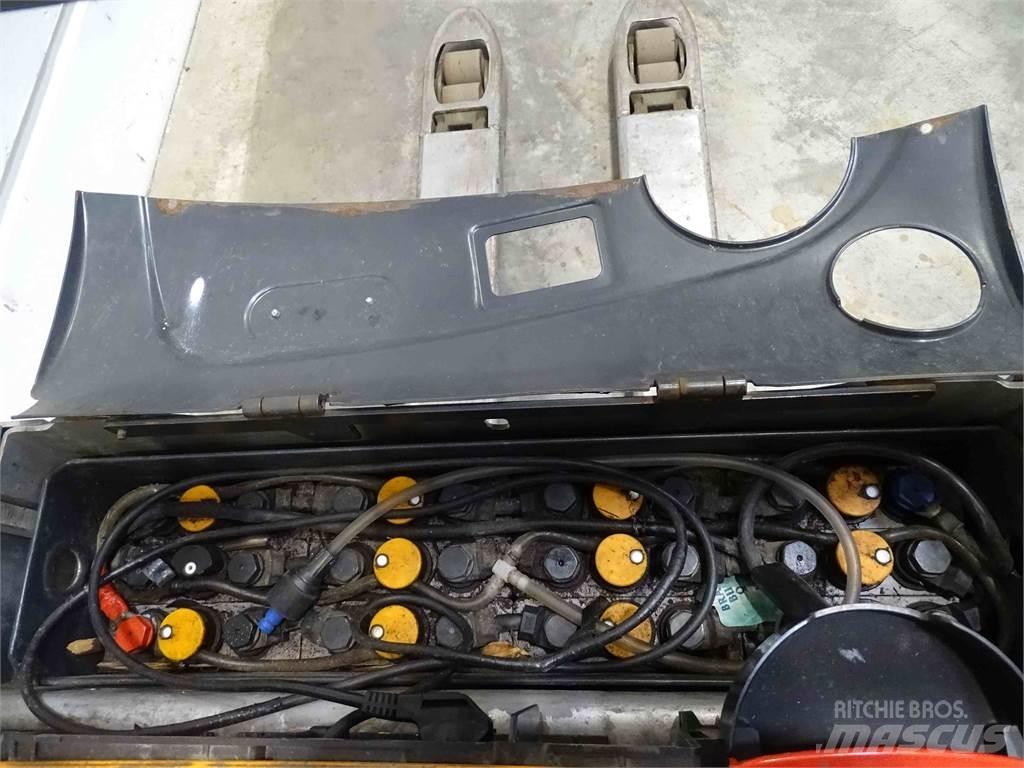 Still EXU16 Low lifter