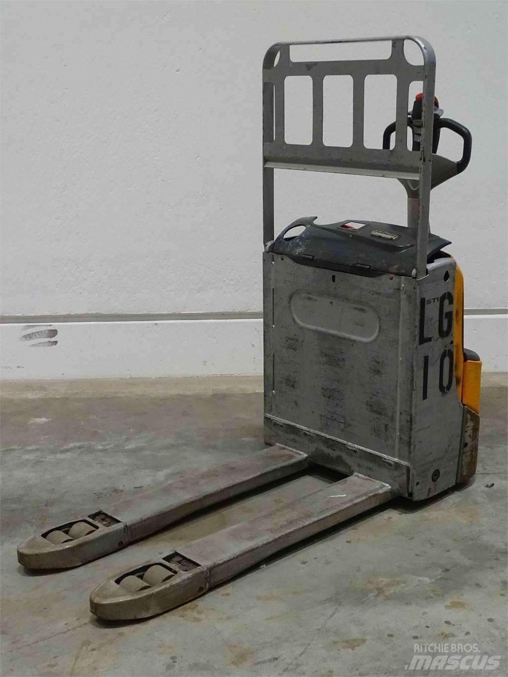 Still EXU16 Low lifter