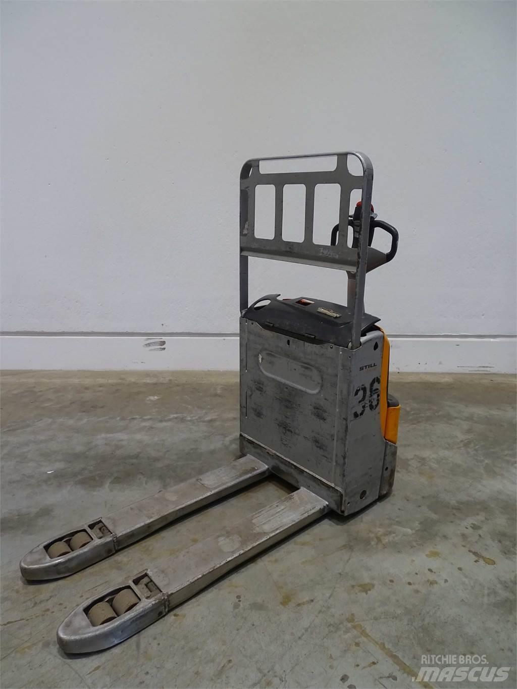 Still EXU16 Low lifter