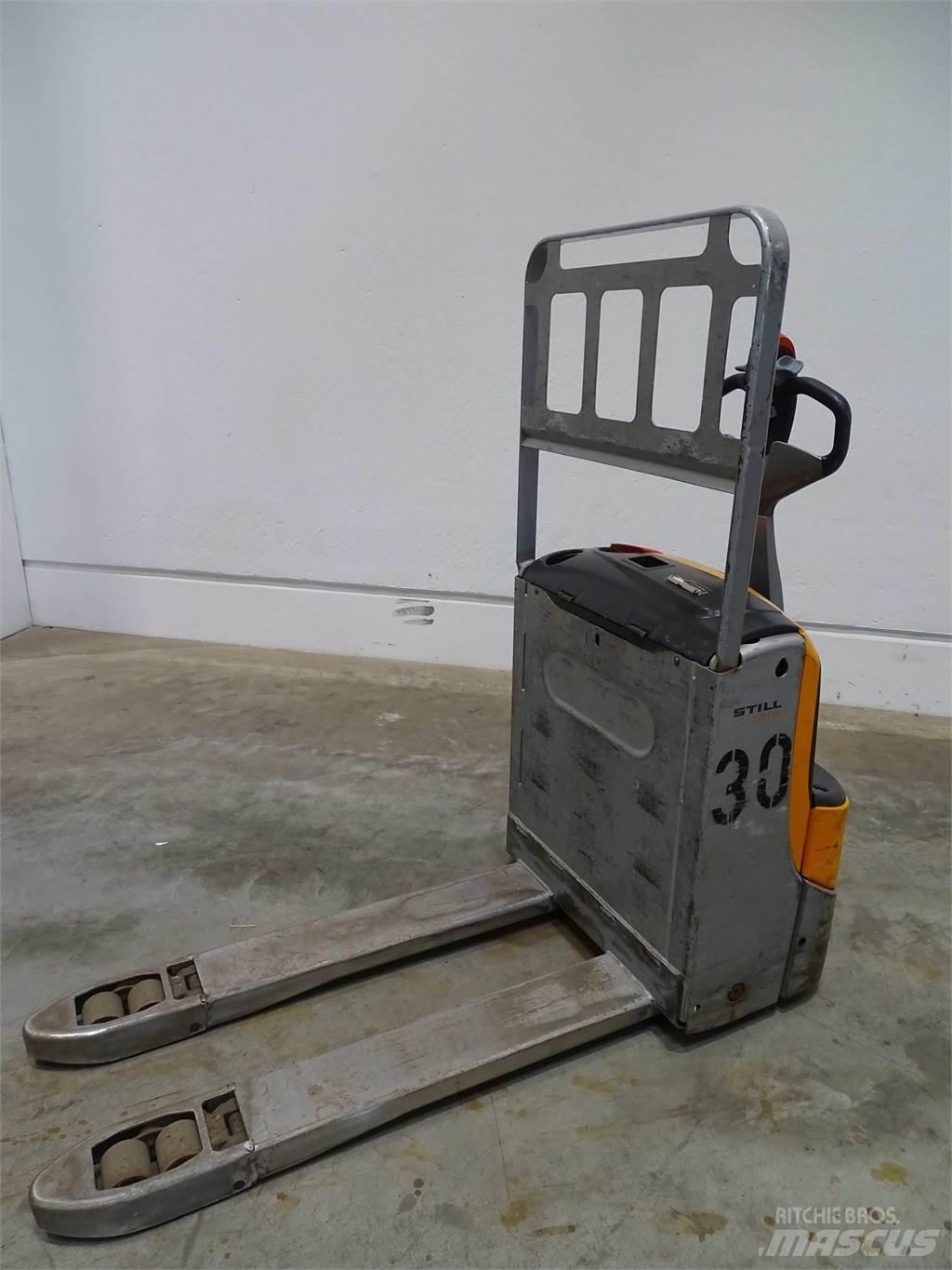 Still EXU16 Low lifter