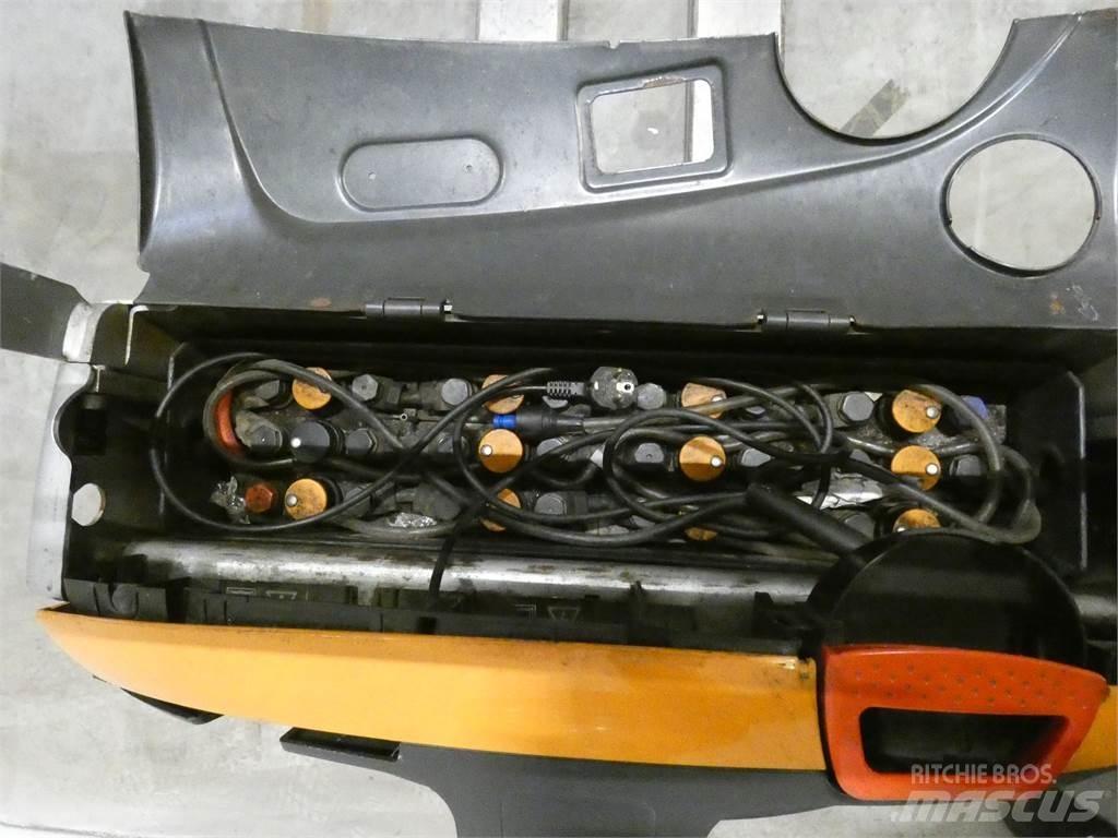 Still EXU16 Low lifter