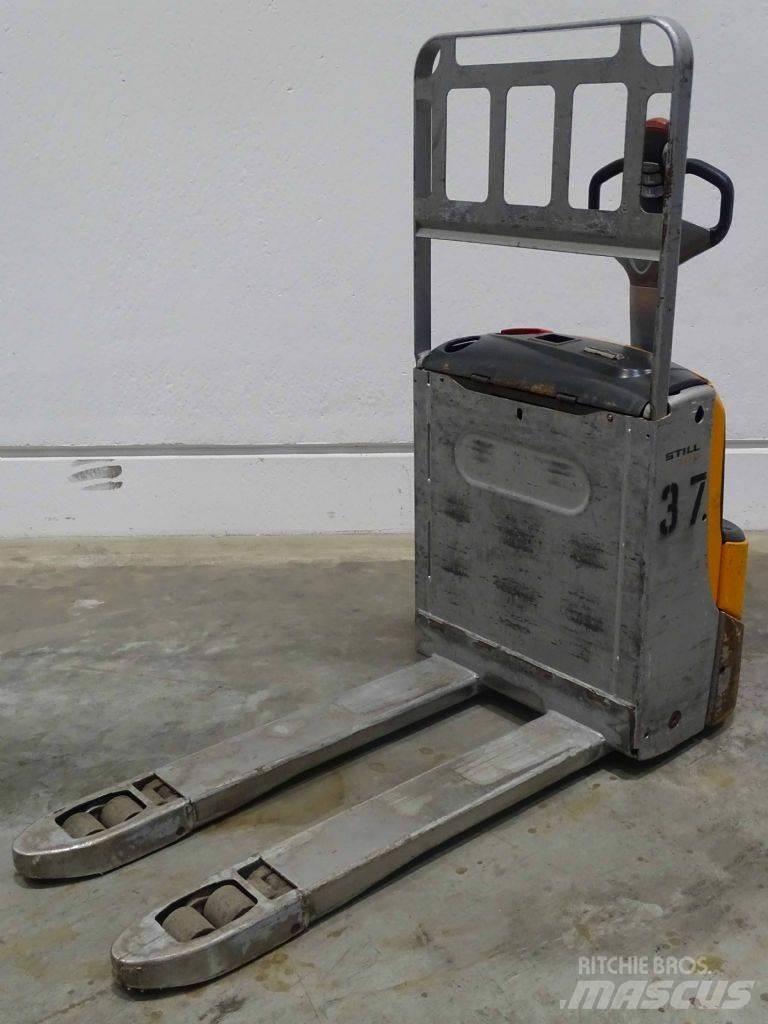 Still EXU16 Low lifter