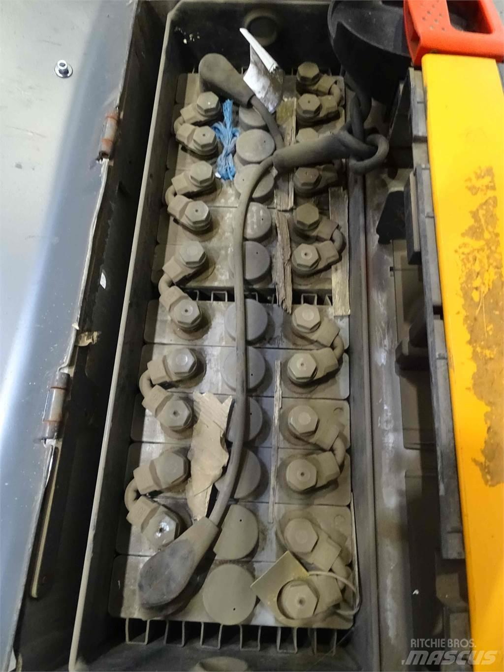 Still EXU16 Low lifter