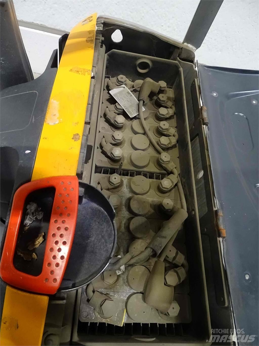 Still EXU16 Low lifter