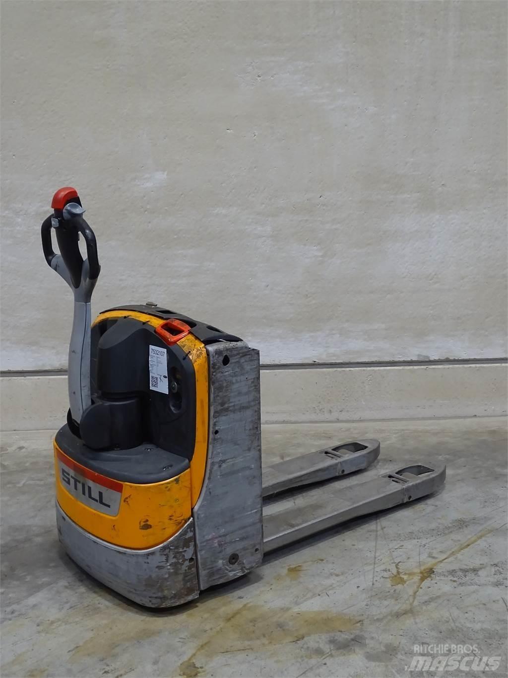 Still EXU16 Low lifter