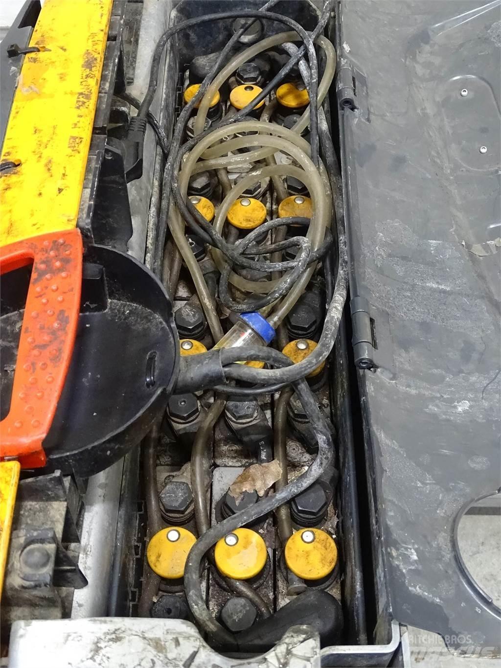 Still EXU16 Low lifter