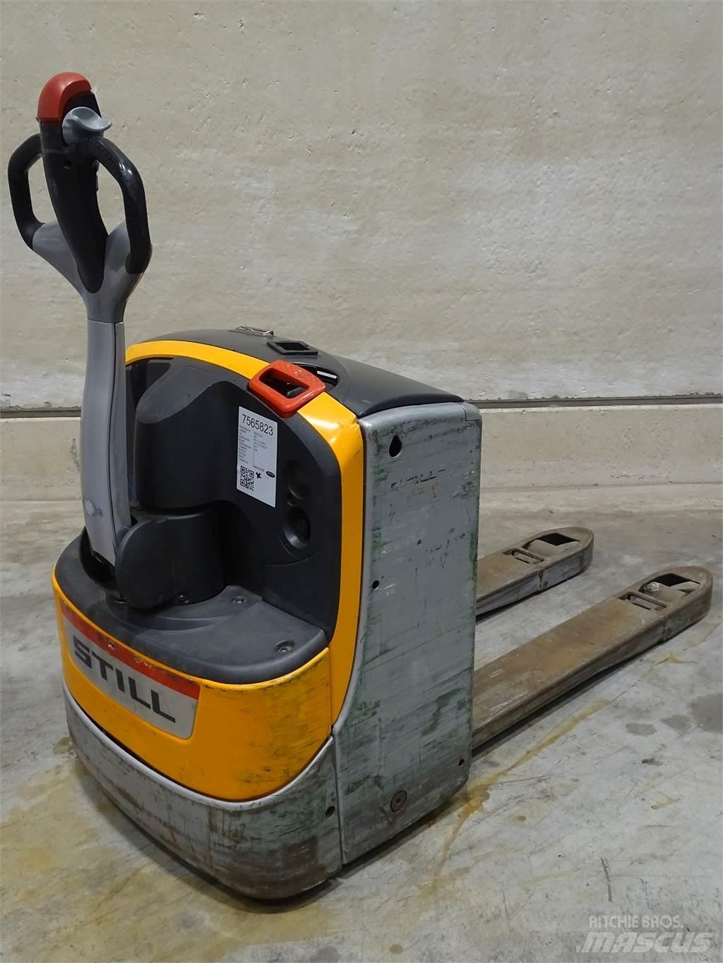Still EXU16 Low lifter