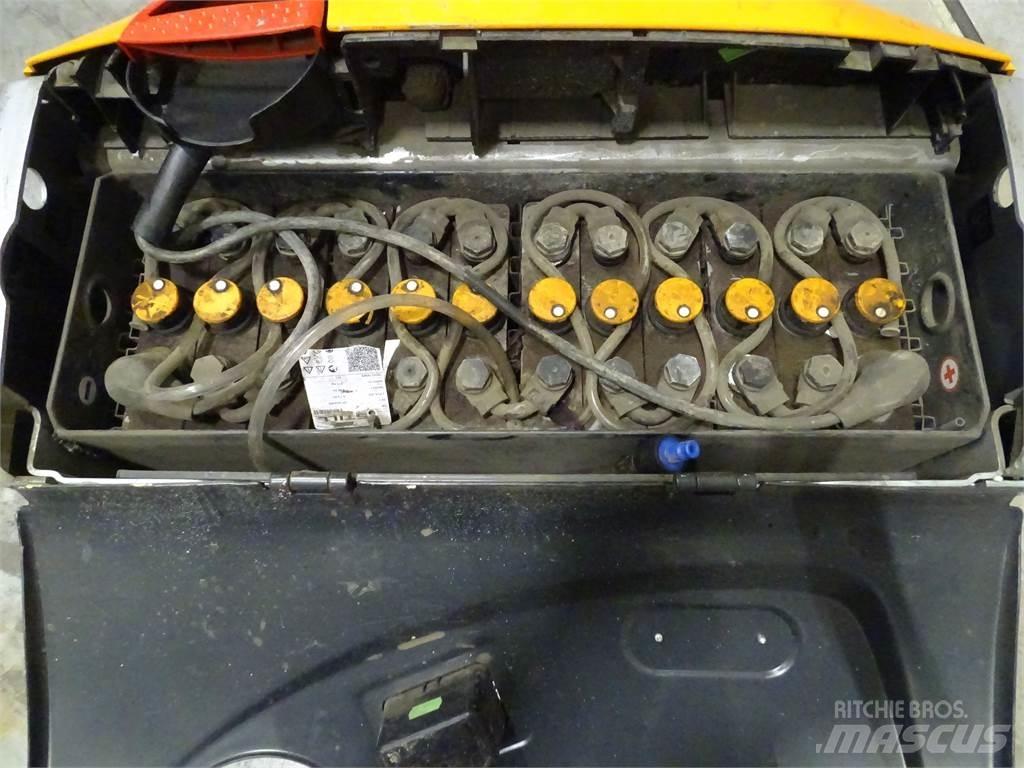 Still EXU16 Low lifter