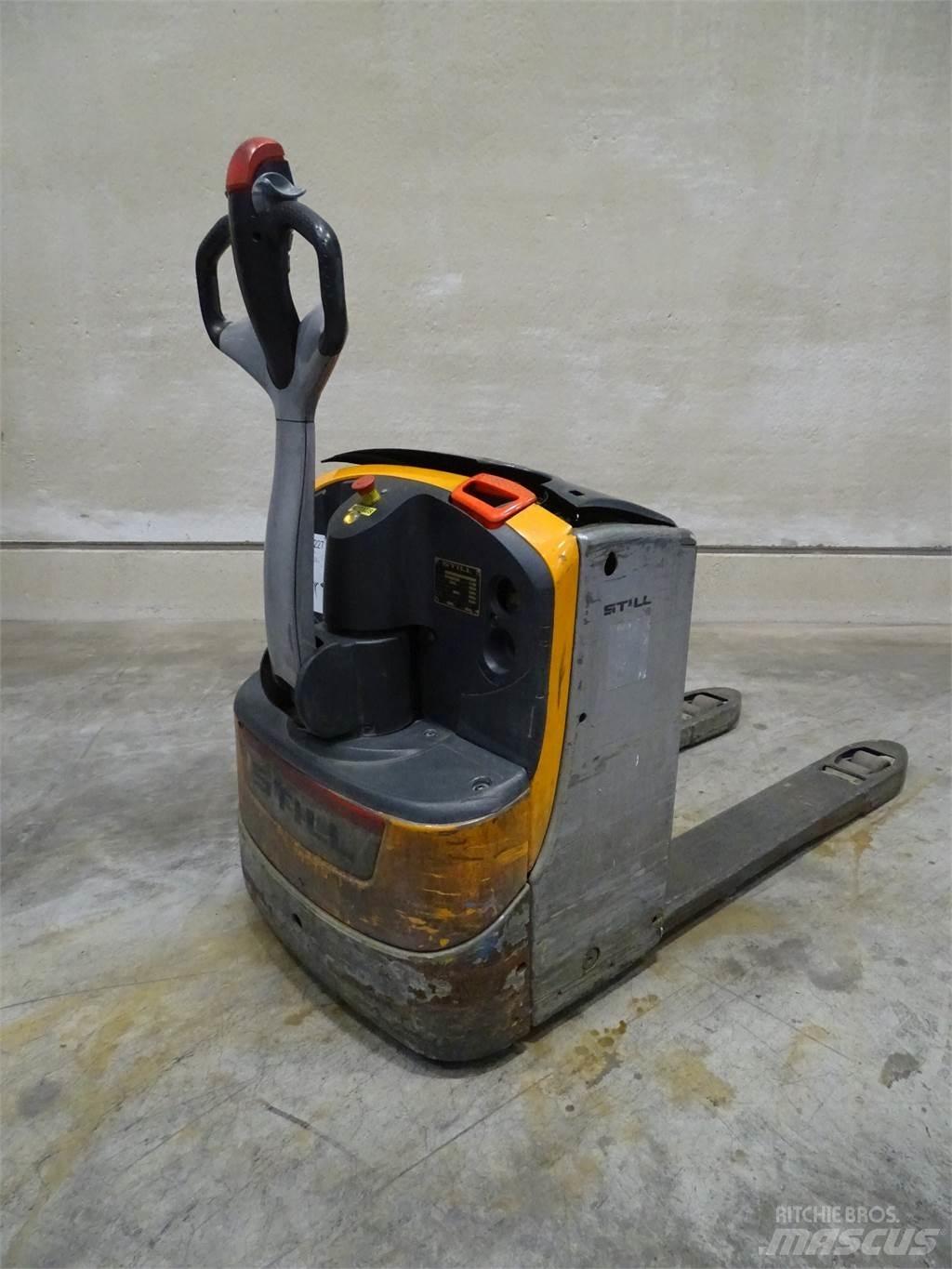 Still EXU16 Low lifter