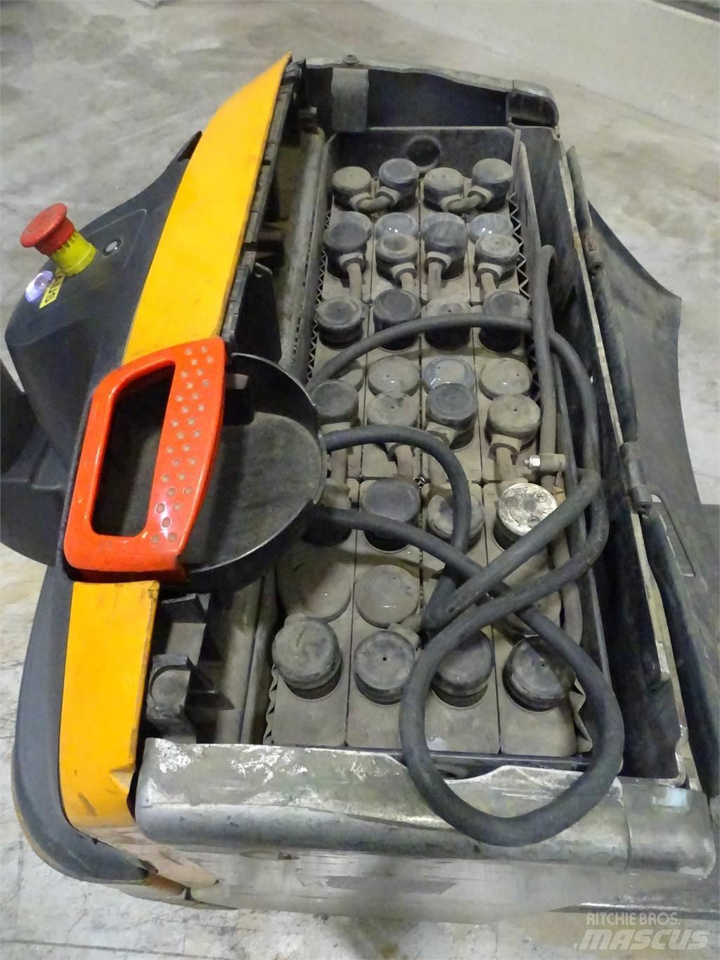 Still EXU16 Low lifter