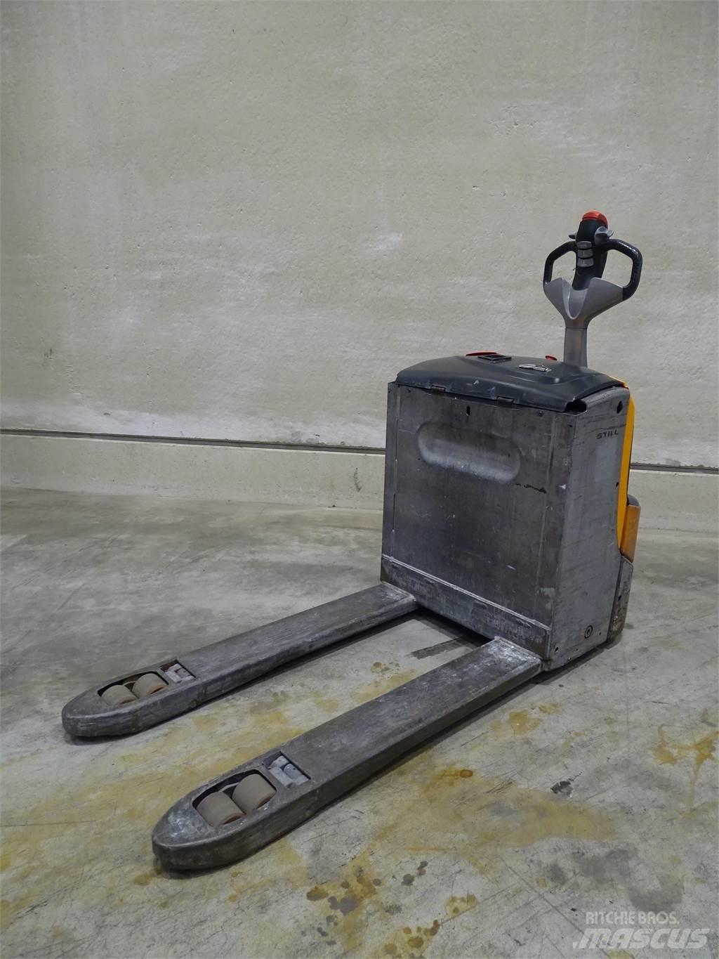 Still EXU16 Low lifter