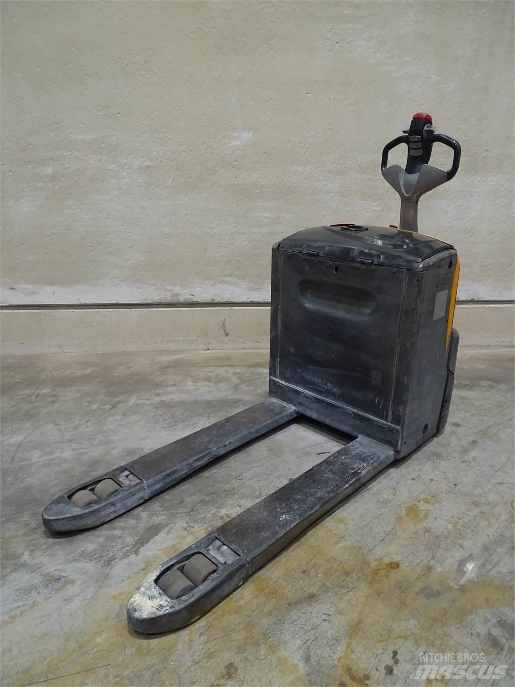 Still EXU16 Low lifter