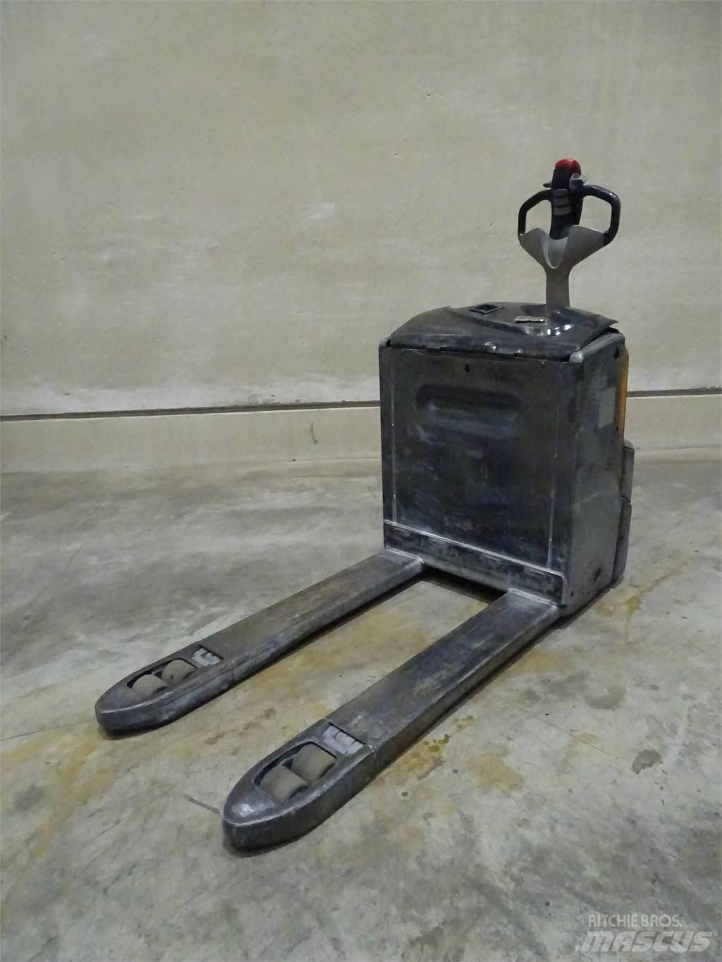 Still EXU16 Low lifter