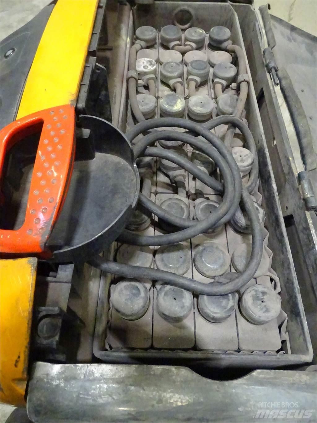 Still EXU16 Low lifter
