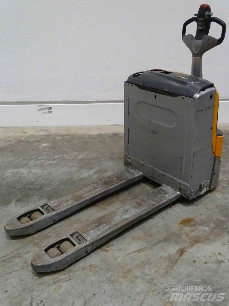 Still EXU18 Low lifter