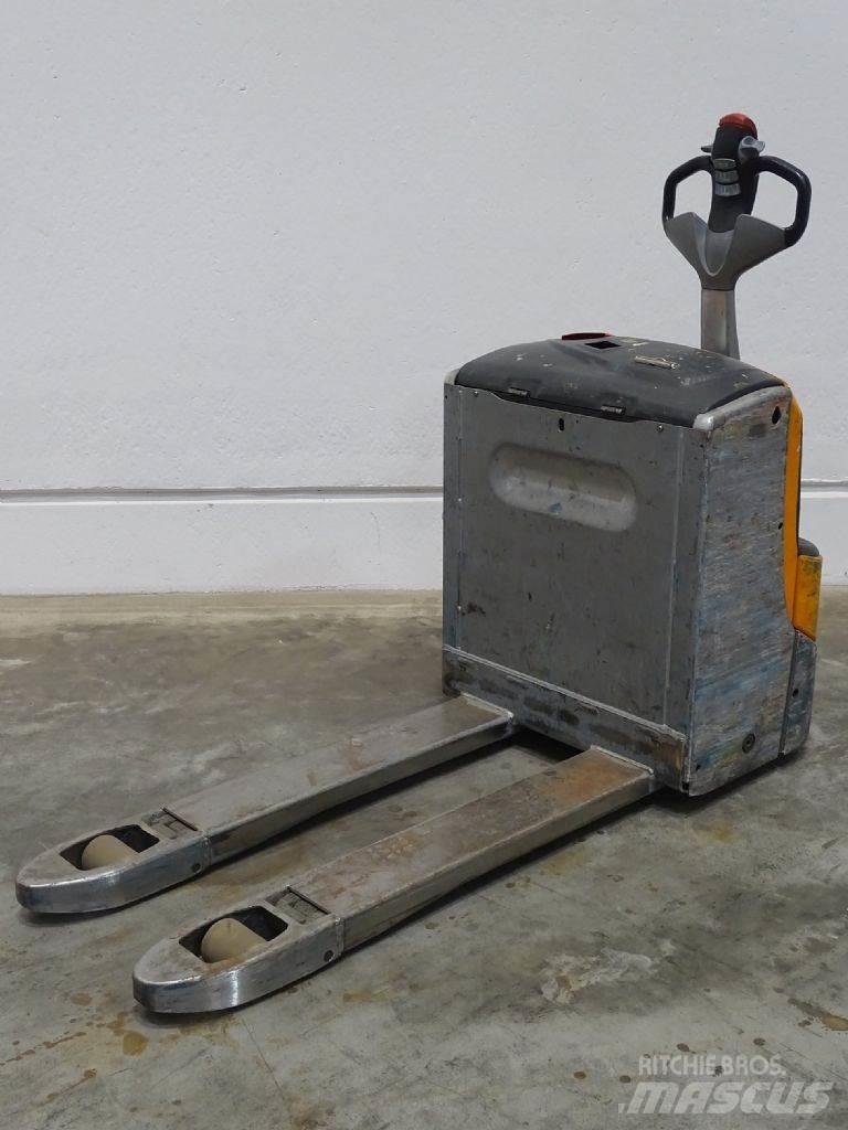 Still EXU18 Low lifter