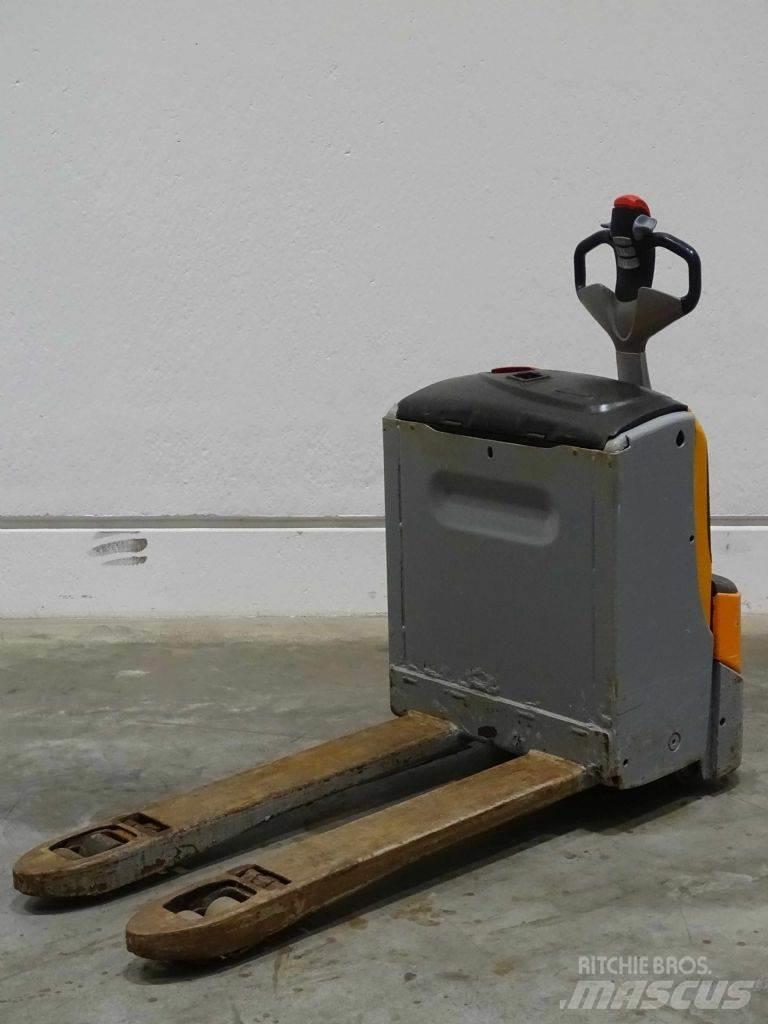 Still EXU18 Low lifter
