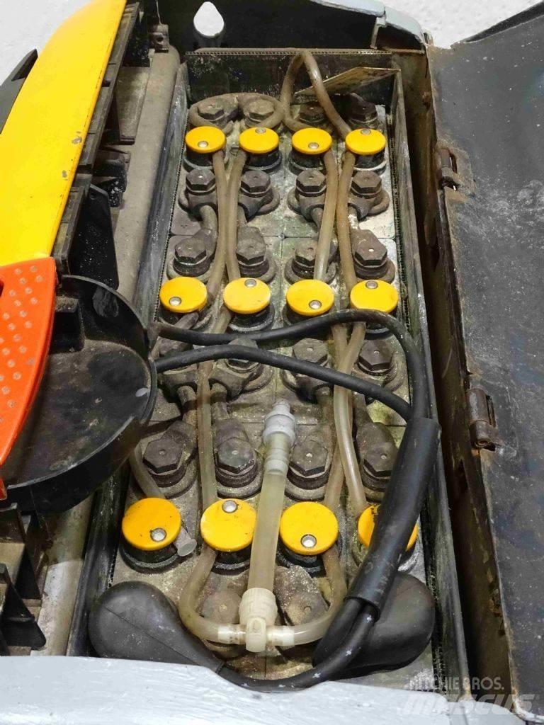 Still EXU18 Low lifter