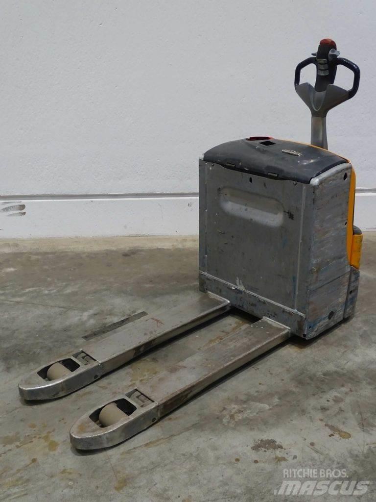 Still EXU18 Low lifter