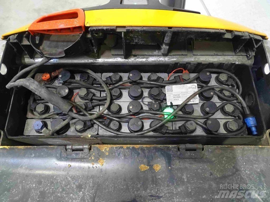 Still EXU20 Low lifter