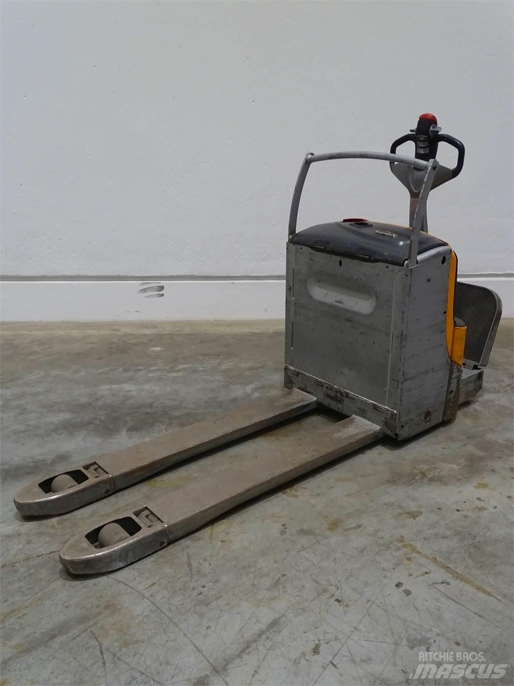 Still EXU20 Low lifter