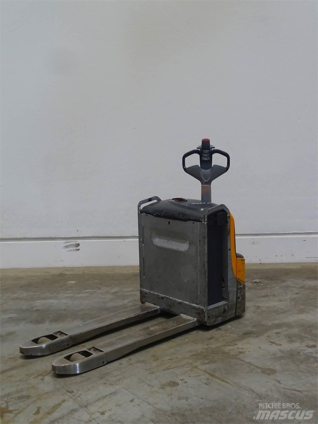Still EXU20 Low lifter