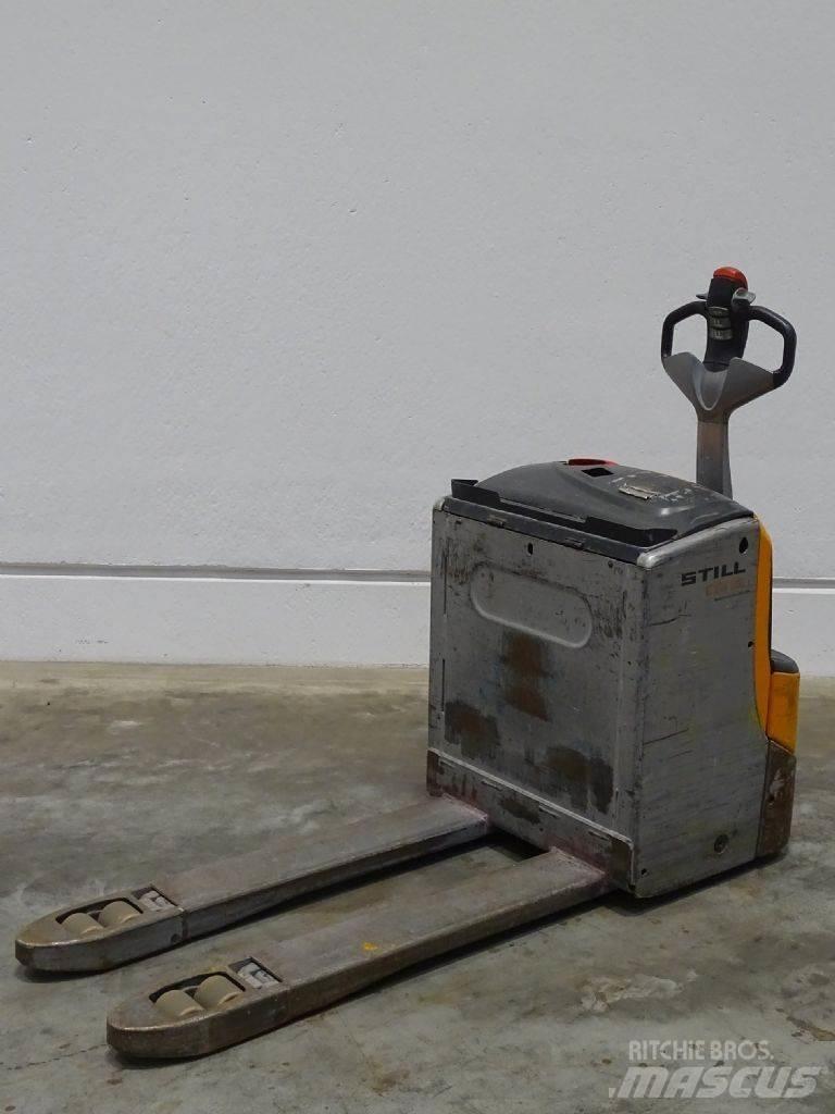 Still EXU22 Low lifter