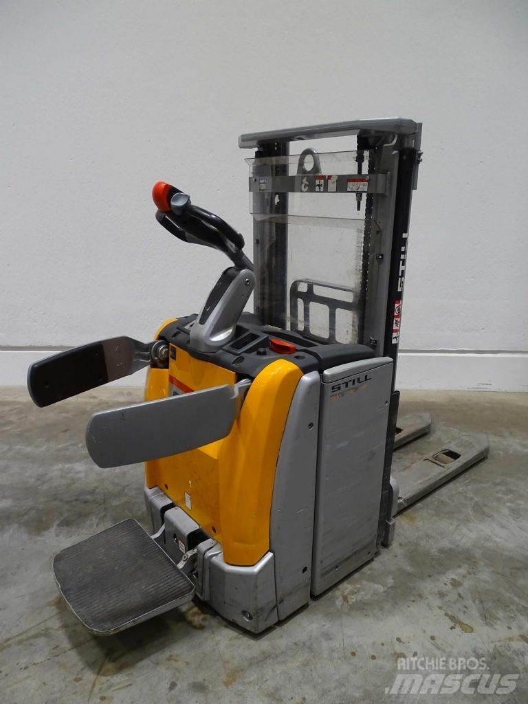 Still EXV-SF14 Pedestrian stacker