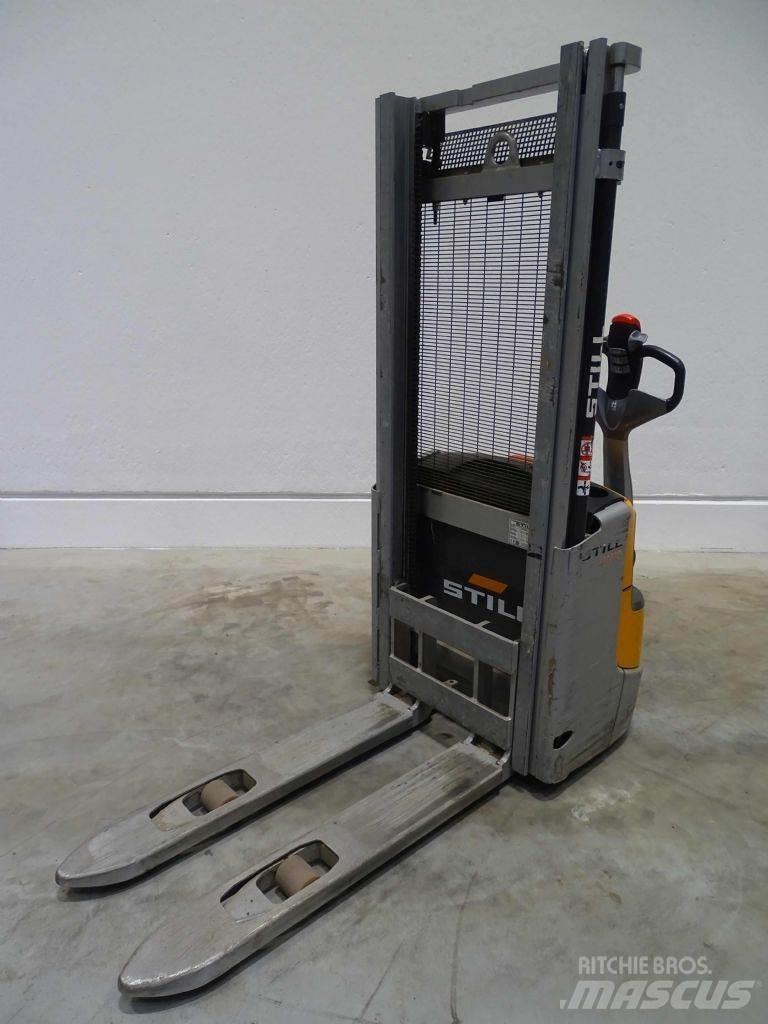 Still EXV10 Pedestrian stacker