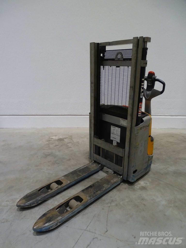 Still EXV10 Pedestrian stacker