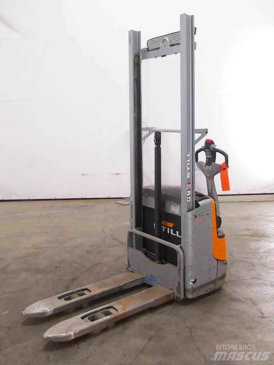 Still EXV10 Pedestrian stacker