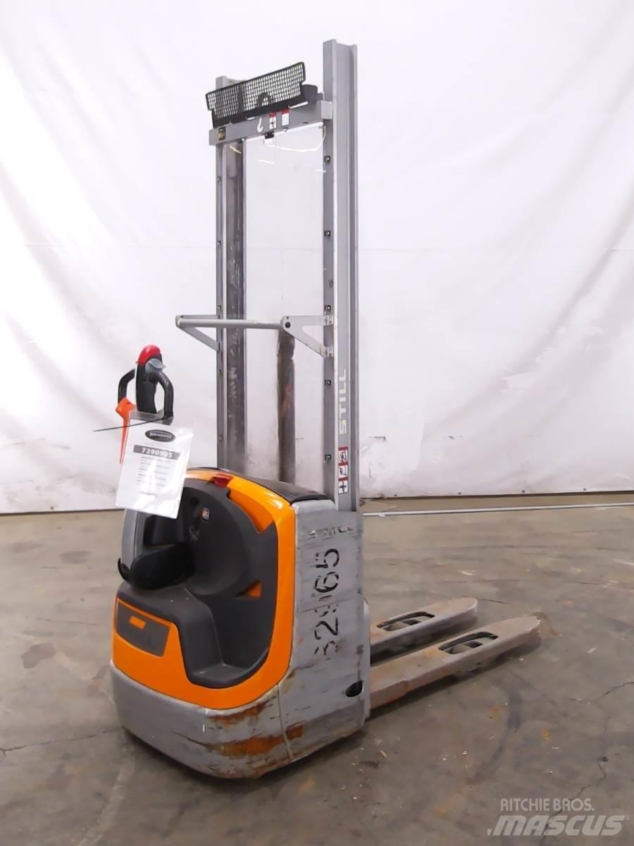 Still EXV10 Pedestrian stacker