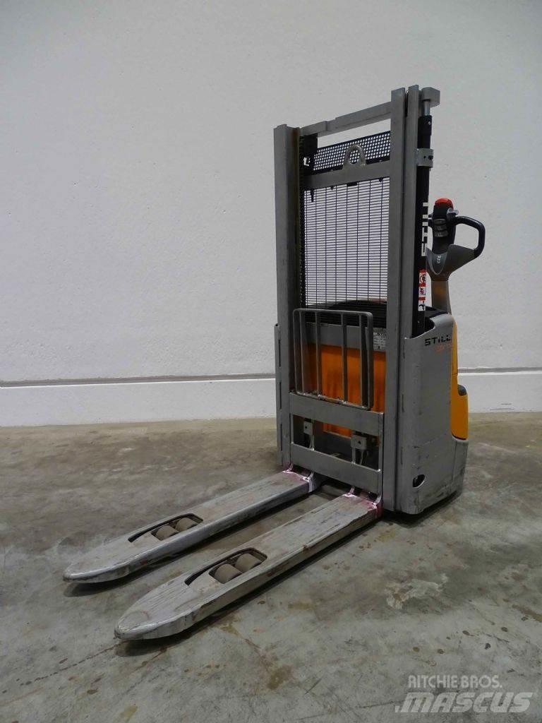 Still EXV10 Pedestrian stacker