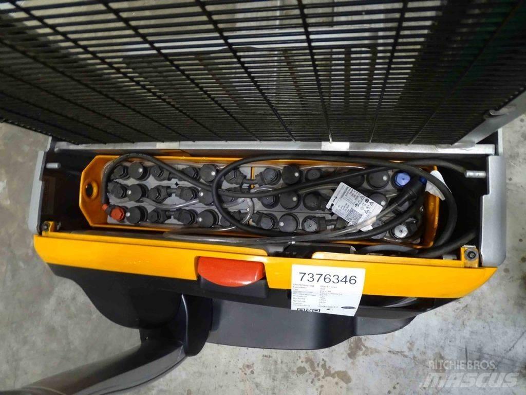 Still EXV10 Pedestrian stacker