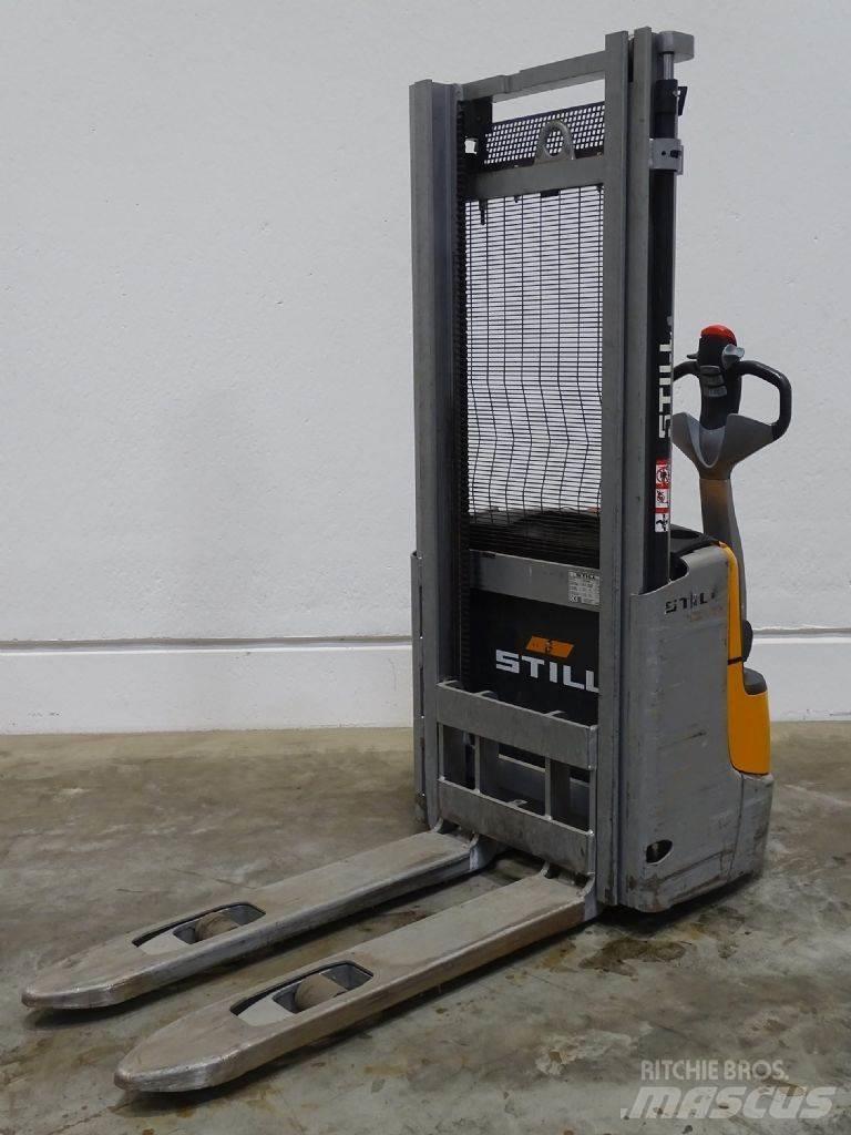 Still EXV10 Pedestrian stacker
