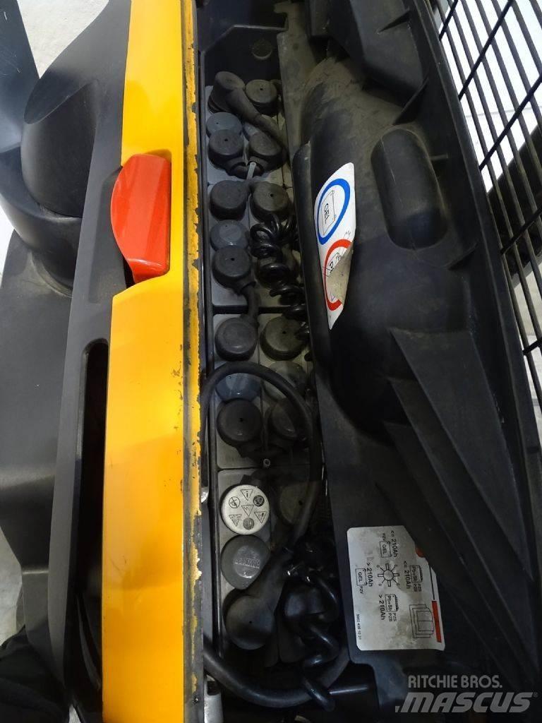 Still EXV10 Pedestrian stacker
