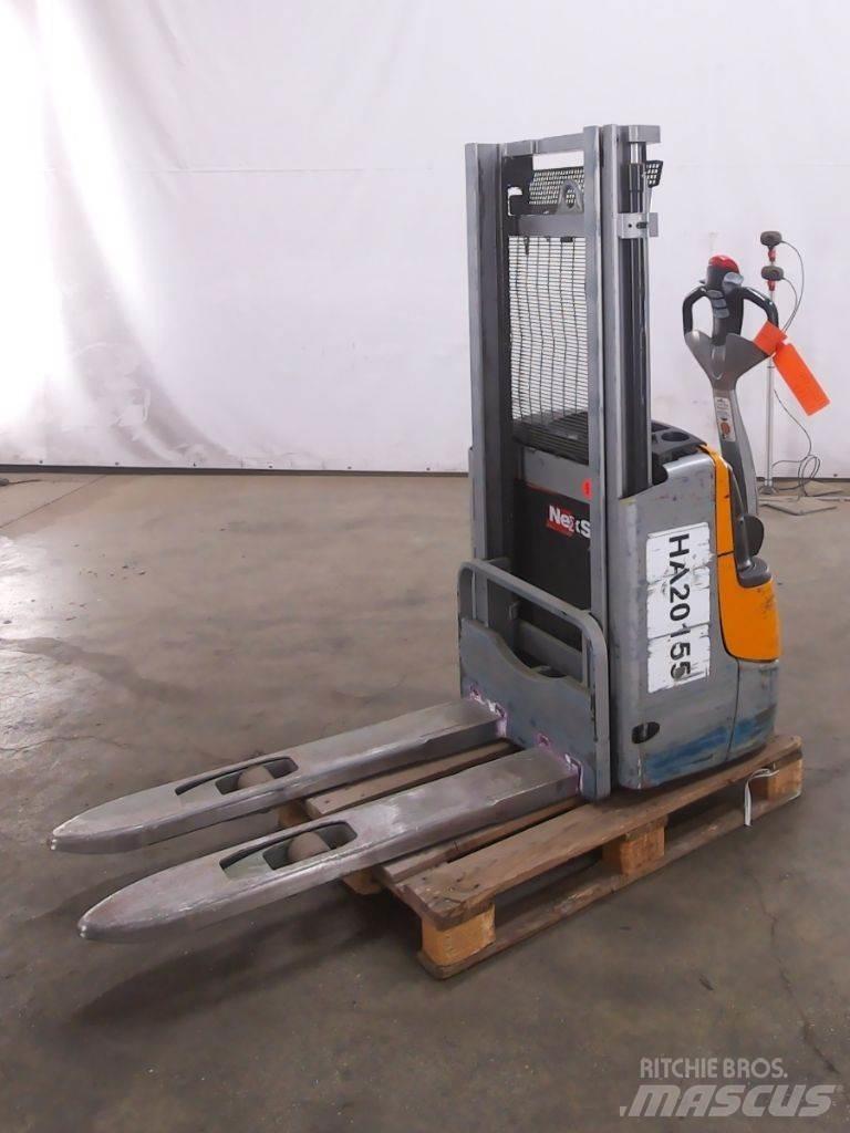 Still EXV10 Pedestrian stacker