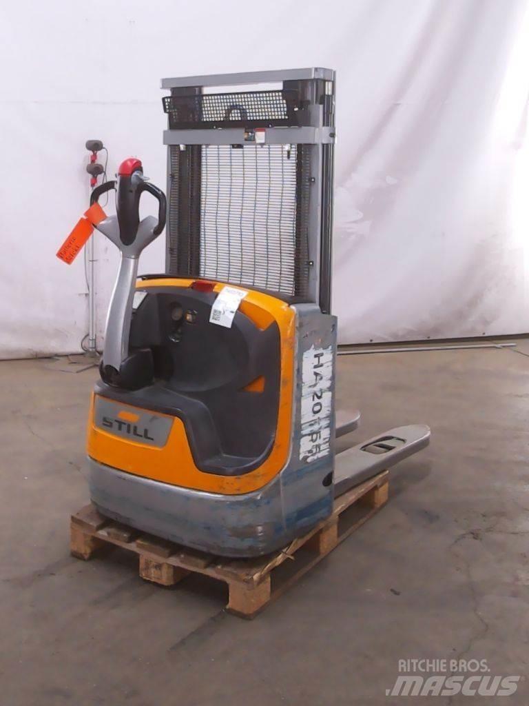 Still EXV10 Pedestrian stacker