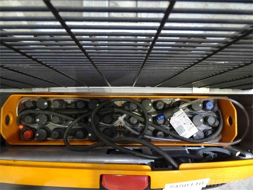 Still EXV10 Pedestrian stacker