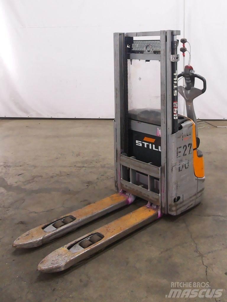 Still EXV12 Pedestrian stacker
