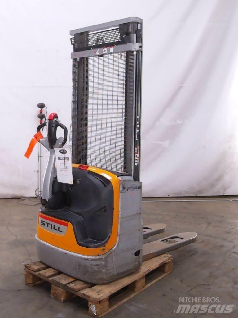 Still EXV12 Pedestrian stacker