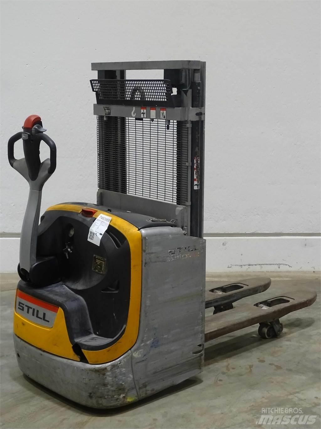 Still EXV12I Pedestrian stacker